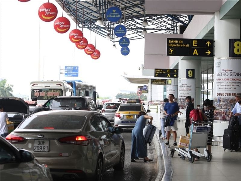 Dịch vụ thuê xe đưa đón sân bay Nội Bài.