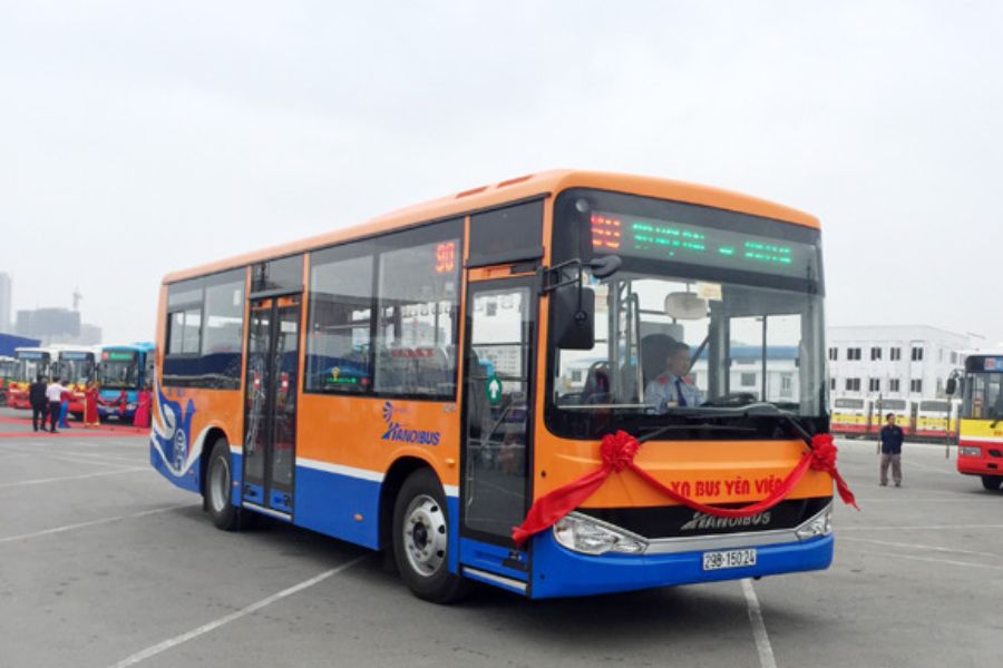 Người dân sống ở khu vực Kim Mã, Giảng Võ, Thuỵ Khuê có thể đi xe bus 90 ra sân bay.