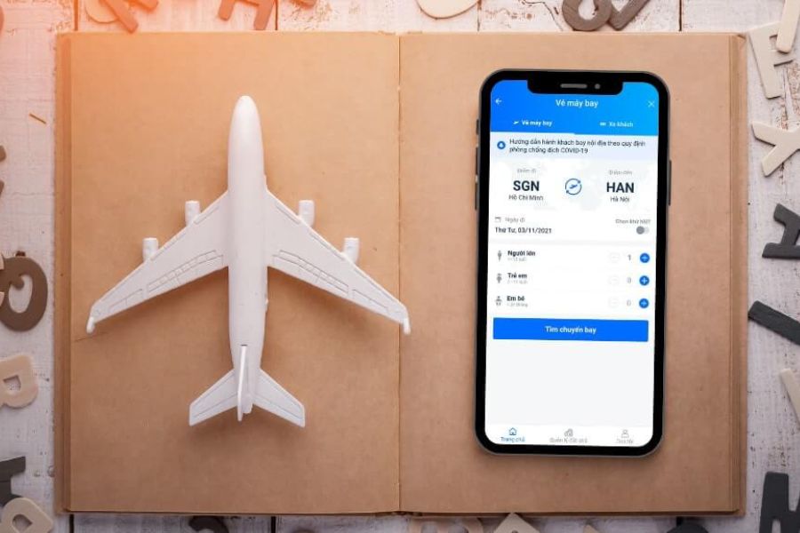 Bạn có thể thay đổi thông tin vé máy bay qua app.