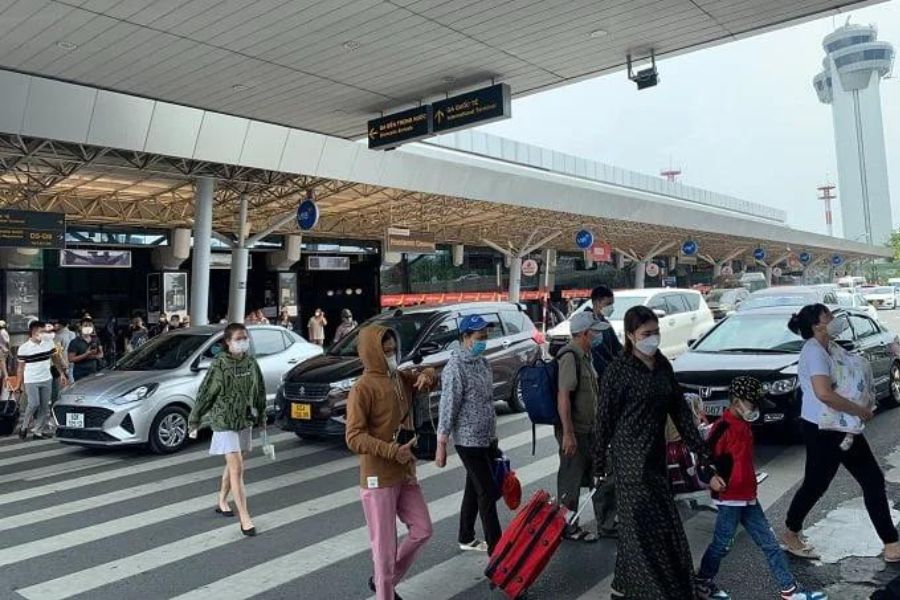 Xe taxi ở sân bay Nội Bài.